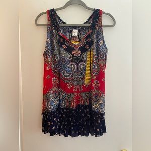 Cute sleeveless blouse.